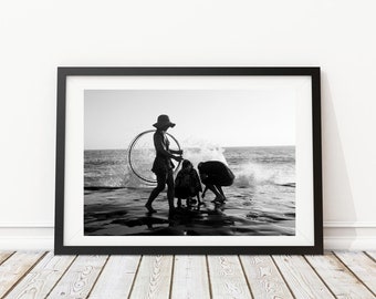 Photo vintage - Enfants à la plage avec un cerceau en Californie - Photographie, noir et blanc, art mural, décoration d'intérieur, Impression