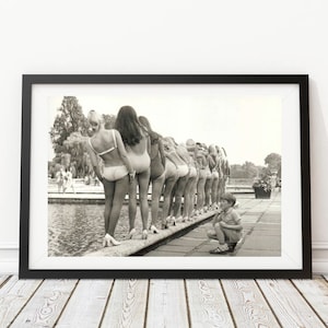 Vintage Photo - 1960's Women in Bikini Swimsuit Fashion - Fotografie, Zwart & Wit, Wall Art, Home Decor, Beach Art
