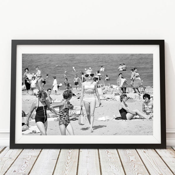 Vintage Photo - Women on Beach in Big Sunglasses 1960's Fashion Photography, Black & White, Wall Art, Home Decor - Instant Digital Download