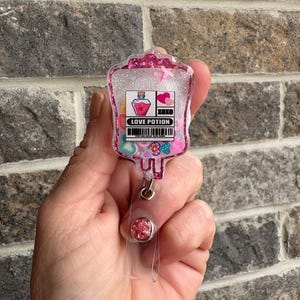 Love Potion IV Bag Badge Reel: 3D Floating Shaker, Nurse Gift