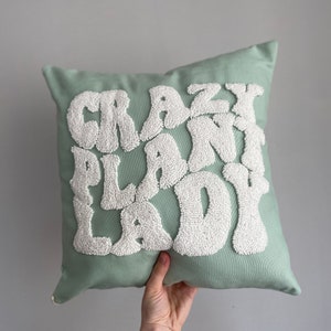 Funda de cojín con diseño de Crazy Plant Lady con aguja perforadora, bonita almohada bordada, Plant Parent, almohada personalizada, almohada única