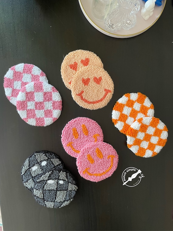 手作りパンチニードルコースター：刺繍入りチェッカー＆スマイル