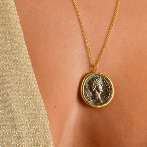 Collar de moneda César de plata en oro de 18 quilates, medallón romano en talla dulce, colgante de moneda antigua tallada, regalo de joyería vintage para mujer.