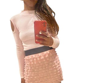 Vintage pink ruffle mini skirt with elastic waist