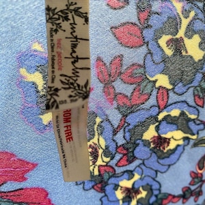 Kimono azul multicolor con estampado floral de Free People imagen 9