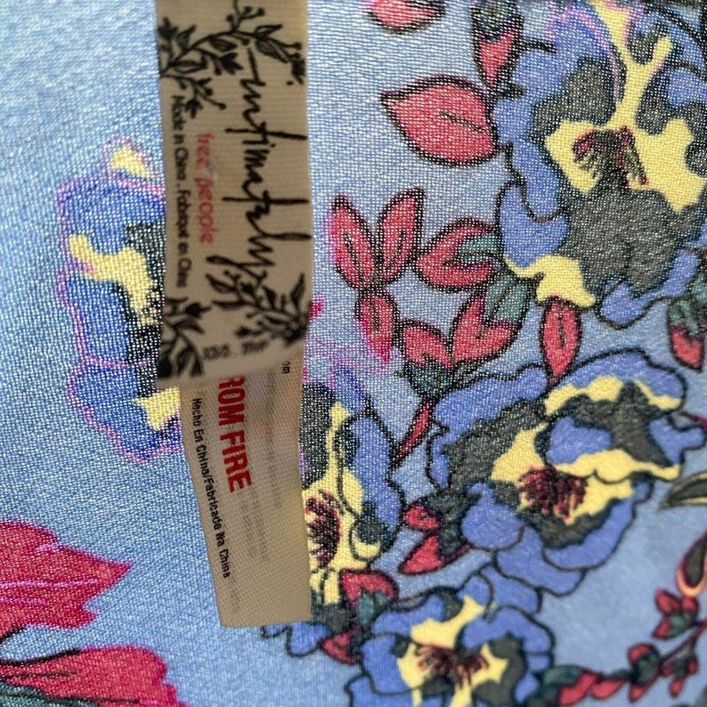Kimono azul multicolor con estampado floral de Free People imagen 9