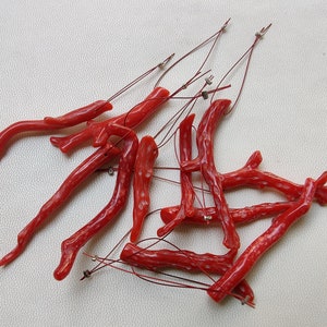 VENTA Natural Pulido Italiano Rojo Perforado Coral Stick Pulido Italiano Coral Rama Cabujón Rojo Coral Piedra Preciosa En Bruto Haciendo Joyería