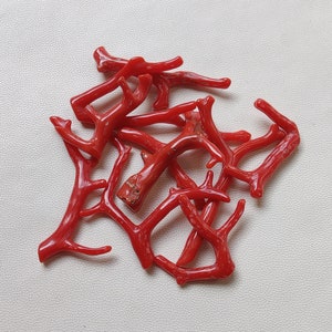 Koralle !! 100% natürlicher italienischer Korallenedelstein, rote Korallenstäbe, AAA-Qualität, gut polierte Korallenzweige, Meereskorallenstäbe, AZ308