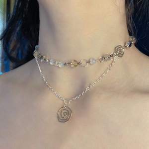 Gargantilla/collar Y2K con estrellas y remolinos