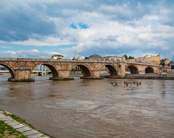 Skopje Steinbrücke Fotografie Druck: Makedonien Landschaft Wandkunst