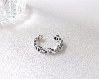 Sterling Silver ring. Vintage silver stacking ring for women. 925 sterling silver jewelry. Pig nose band ring.