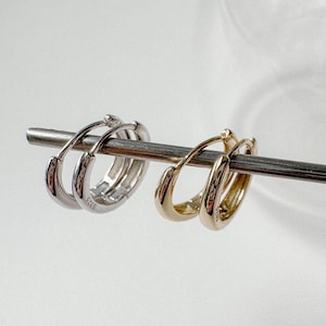 Everyday small plain huggie earrings. 925 Sterling silver hoop earrings for women. Minimalist clip on earrings. Silver huggie earrings.
