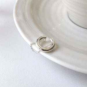 Sterling Silver ear cuff with chain. Korean style minimalist ear wrap. Ear cuff no piercing. Daily women jewelry.