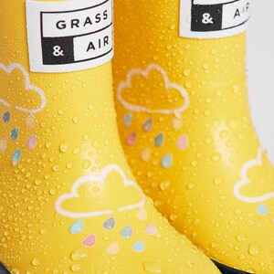 Older Kids Yellow Wellies, Grass & Air Colour-Changing Wellies, Unisex Junior Winter Wellies, Welly Boots, Childrens Rain Boots image 3