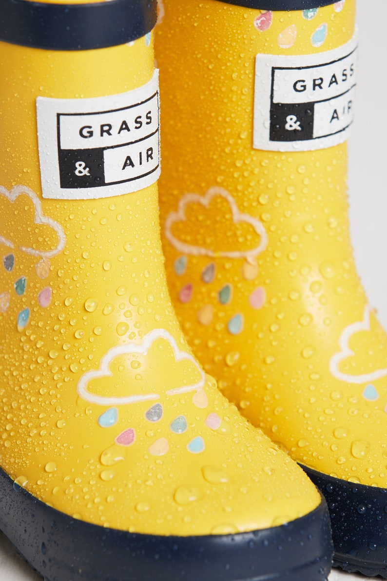 Older Kids Yellow Wellies, Grass & Air Colour-Changing Wellies, Unisex Junior Winter Wellies, Welly Boots, Childrens Rain Boots image 3