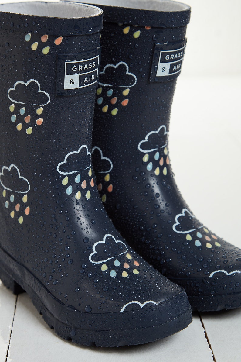 Older Kids Wellies Navy, Grass & Air Colour-Changing Unisex Kids Winter Wellies, Welly Boots, Childrens Rain Boots image 2