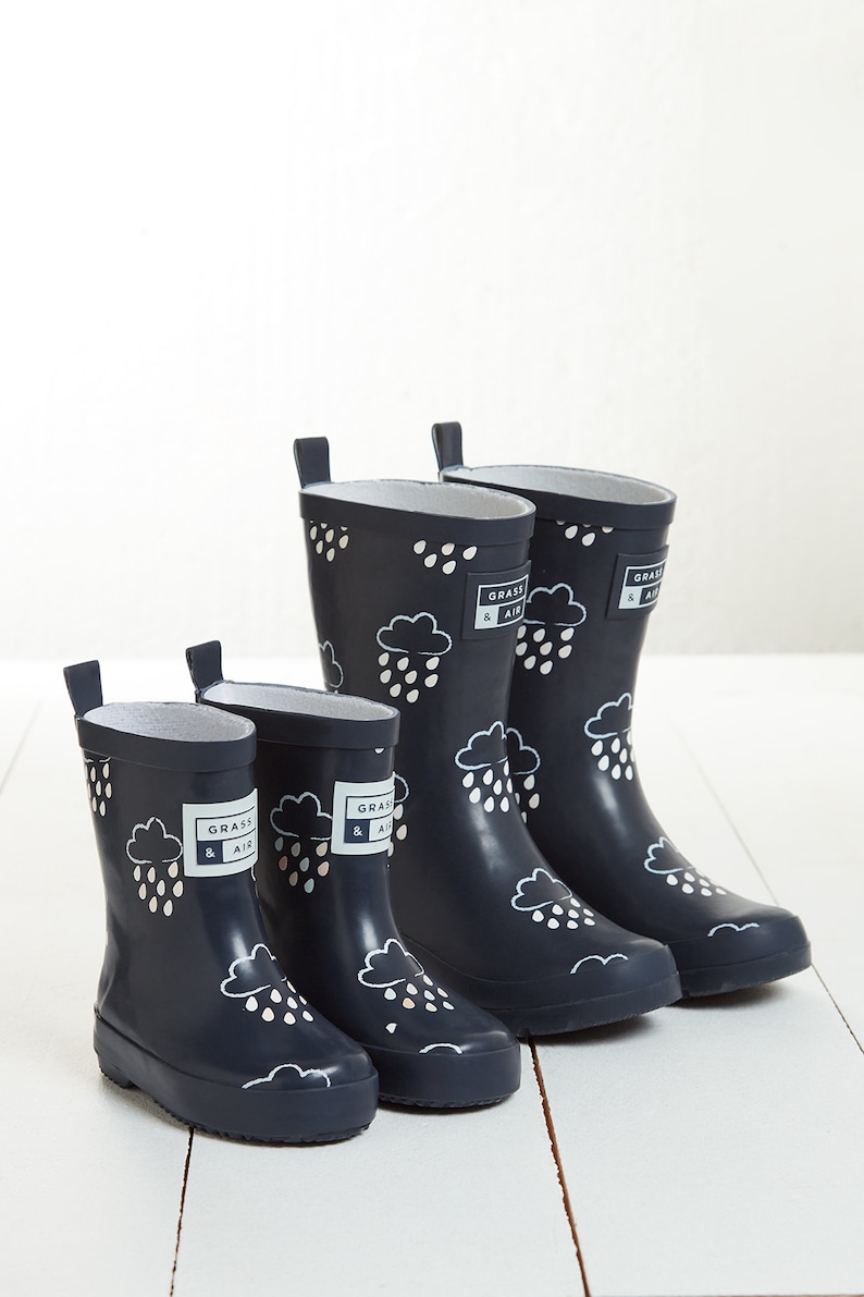 Older Kids Wellies Navy, Grass & Air Colour-Changing Unisex Kids Winter Wellies, Welly Boots, Childrens Rain Boots image 3