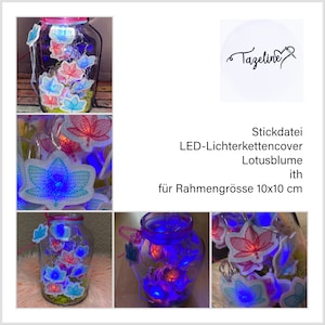 Può includere: Un barattolo di vetro pieno di luci a LED e decorazioni di fiori di loto ricamati nei toni del blu, rosa e bianco. Il barattolo ha un nastro rosa ed è riempito di muschio verde. Il testo "Tazeline" si trova nell'angolo in alto a destra.