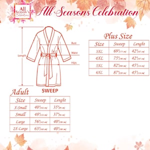 Op de afbeelding: Diagram van een badjas met afmetingen voor borst, taille, heupen en lengte. De afbeelding bevat maattabellen voor volwassenen en plusmaten, met details over de breedte en lengte in cm. De tekst luidt "All Seasons Celebration."