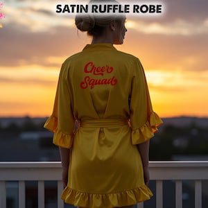 Custom Cheerleaders Satin Ruffle Robe Personalized Team Robe Game Day Gift for Cheer Squad Luxury Soft Satin Getting Ready Outfit for Teens