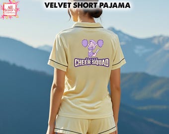 Personalisierte Cheer Samt PJs - Kundenspezifisches Cheer Team kurzer Pyjama-Set, luxuriöse Samt-Nachtwäsche für Cheerleaders, Monogramm-Jubelgeschenk, Jubelgeschenk