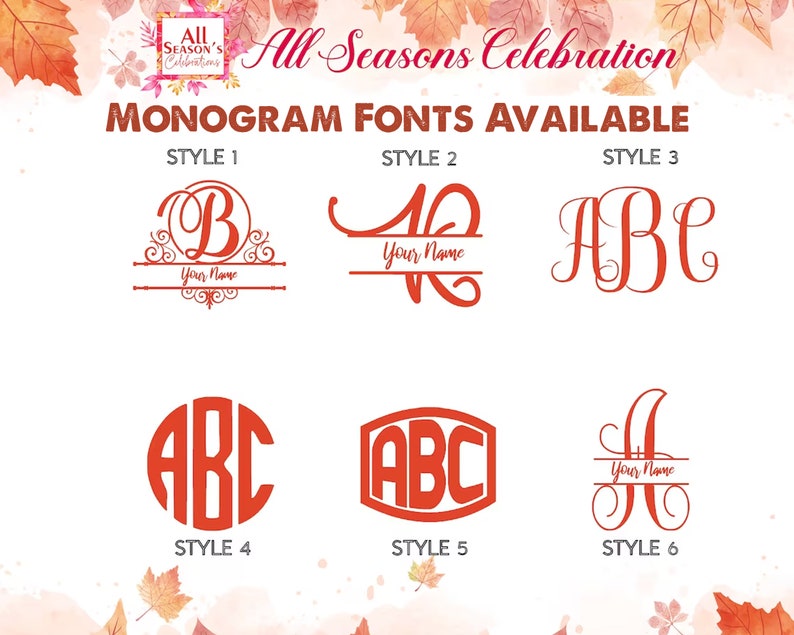 Op de afbeelding: Zes verschillende monogram-lettertypes worden in rood weergegeven. De lettertypen zijn beschikbaar voor gebruik in aangepaste ontwerpen. De tekst "All Seasons Celebration" en "Monogram Fonts Available" wordt bovenaan de afbeelding weergegeven.