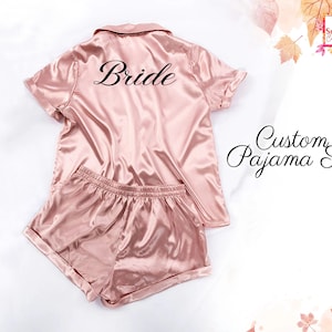 Conjunto de pijama personalizado Conjunto de pijama corto Conjunto de pijama personalizado con botones Regalo para ella Regalo de dama de honor Pijamas de dama de honor Pijamas personalizados