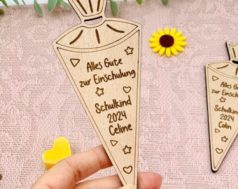 Geschenkanhänger Schultüte Holz - kleines Geschenk Einschulung - Anhänger Schulkind 2024 - Schultüte mit Namen 1.Klasse personalisiert