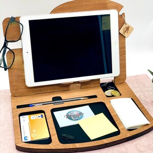 Schreibtisch Organizer Holz Büro Docking Station Geschenk für Männer personalisiert Mitarbeitergeschenk Büro Geschenk für Ihn Bild 6