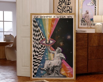 Puede incluir: Un póster psicodélico con un arcoíris, un patrón a cuadros, un ojo grande y una estatua de un hombre. El texto "the universe is within you" está en la parte superior del póster.