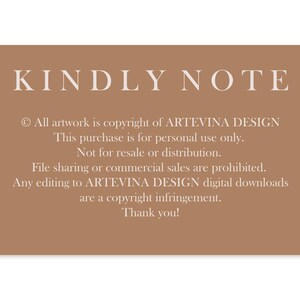 Puede incluir: Una tarjeta rectangular marr&oacute;n con el texto "KINDLY NOTE" en la parte superior. El texto debajo indica informaci&oacute;n sobre derechos de autor, solo para uso personal y restricciones sobre reventa, distribuci&oacute;n y edici&oacute;n.