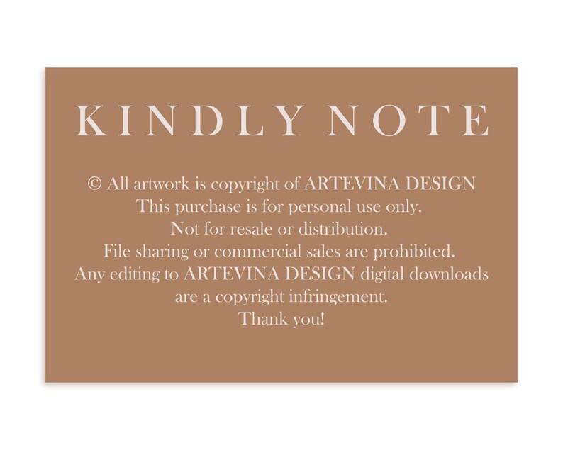 Puede incluir: Una tarjeta rectangular marr&oacute;n con el texto "KINDLY NOTE" en la parte superior. El texto debajo indica informaci&oacute;n sobre derechos de autor, solo para uso personal y restricciones sobre reventa, distribuci&oacute;n y edici&oacute;n.