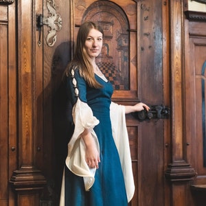 Vestido medieval modelo Isabella, vestido de lino, vestimenta histórica. Azul