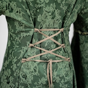 Mittelalter Mantelkleid Modell Amélie Olivgrün