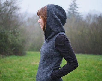 Sleeveless wool hoodie with hood model Caja