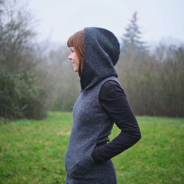Sleeveless wool hoodie with hood model Caja