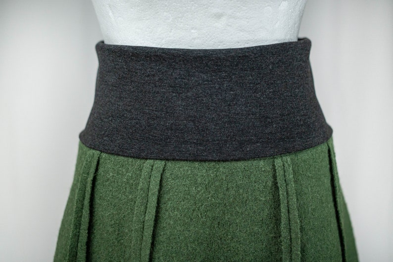 Modell Theresa ,langer Wollrock mit Jersey-Bund, aus 100% Schurwolle, Walkstoff RWS zertifiziert, Bild 7
