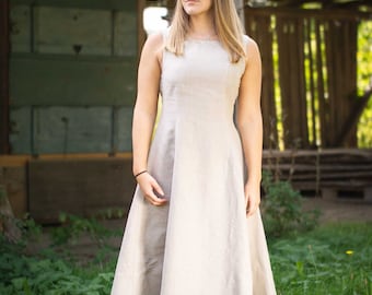 Sleeveless linen dress model Gritt