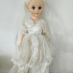 Vintage 18&quot; Sleep Eye Bride Doll In Her Original Gown And Veil