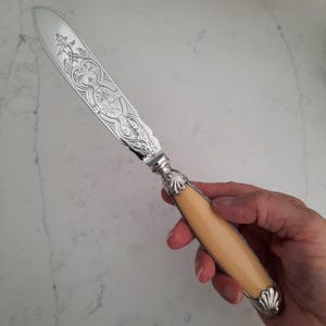 Antique Silver Plated server with ornated engraved blade ,serrated edge and unique handle with cap and ferrule, Server for Cake, fruit