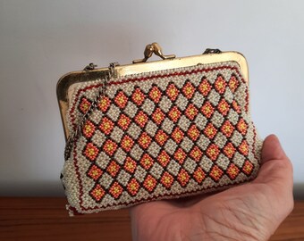 Vintage Diamond design beaded bag with short gold chain and clasp, beaded evening bag, vintage theatre purse, vintage wedding beaded bag
