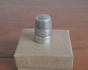 Antique Sterling silver thimble, HG&S  Henry Griffiths and Sons), Royal Spa, Birmingham England 1909, Size 16