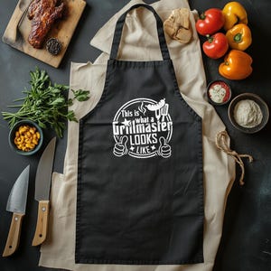 Lustige Grillmaster Schürze, Grillschürze für Männer, Geschenk zum Vatertag, Kochschürze mit lustigem Design, Kochschürze, Grillschürze, Geschenk Küche