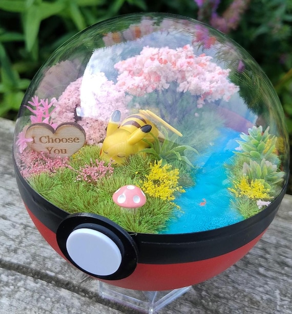 Pikachu, Charmander , Bulbasaur , Squirtle , Eevee Handmade Pokémon Pokeball Terrarium. Pokemon , Pokeballs , geeky gift.