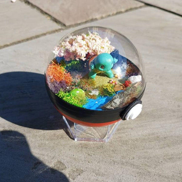 Squirtle Handmade Pokémon Pokeball Terrarium. Pokemon , Pokeballs , geeky gift.