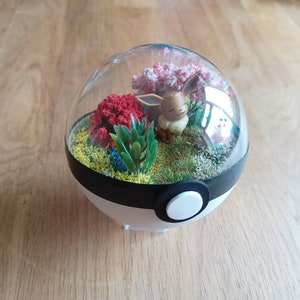 Pikachu, Glumanda, Bisasam oder Schiggy Handmade Pokémon Pokeball Terrarium. Pokemon, Pokeballs, geeky Geschenk. Eevee