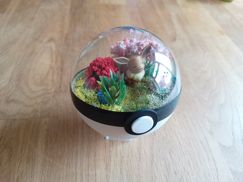 Pikachu, Glumanda, Bisasam oder Schiggy Handmade Pokémon Pokeball Terrarium. Pokemon, Pokeballs, geeky Geschenk. Eevee
