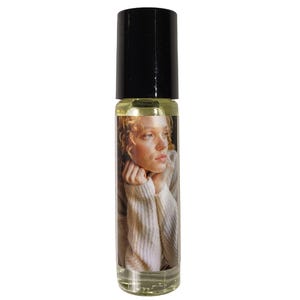 Cashmere Perfume Oil - Luxurious Warm & Cozy Woodsy Roll On Fragrance for Women, Long Lasting, Woodsy Amber Scent with Bergamot