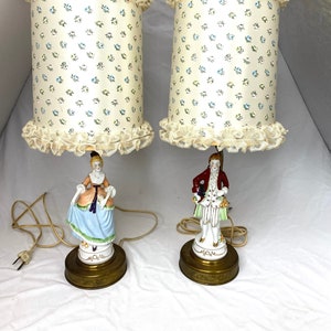 Vintage COLONIAL COUPLE LAMPS Porcelain Figurines Boudoir Lamp, Hand Painted Colonial Man, Colonial Woman Figurines, Orginal Shades