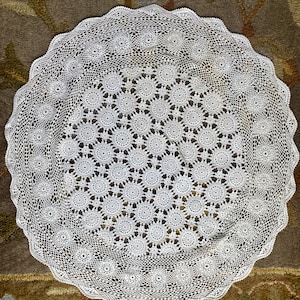 Vintage white lace hand crochet 20&quot; table cover, 31&quot; diamenter